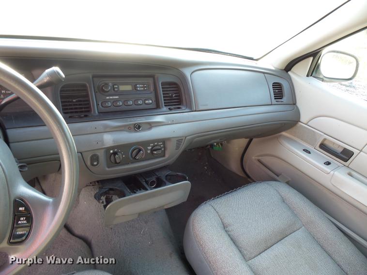 image for item DD2120 2003 Ford Crown Victoria Police Interceptor
