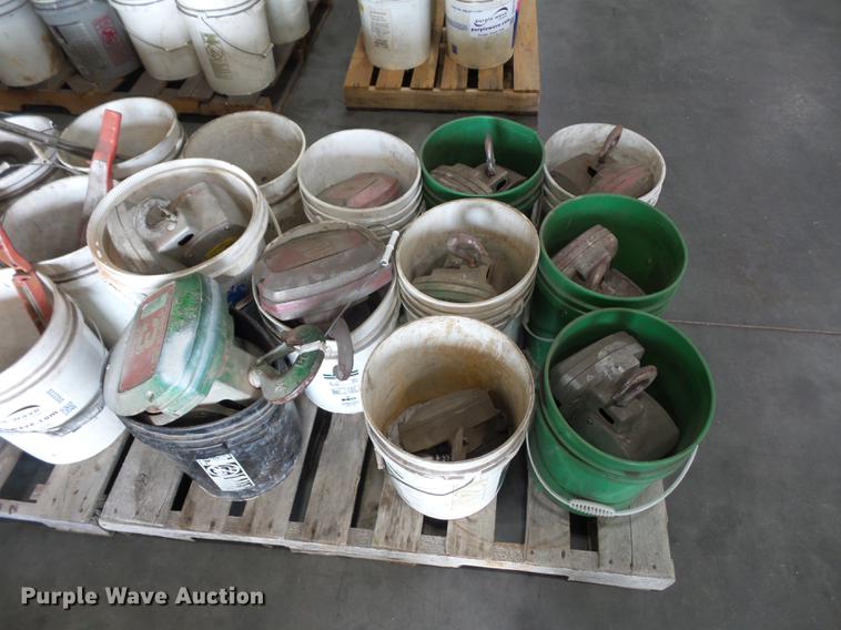 image for item DD2221 (11) chain hoists