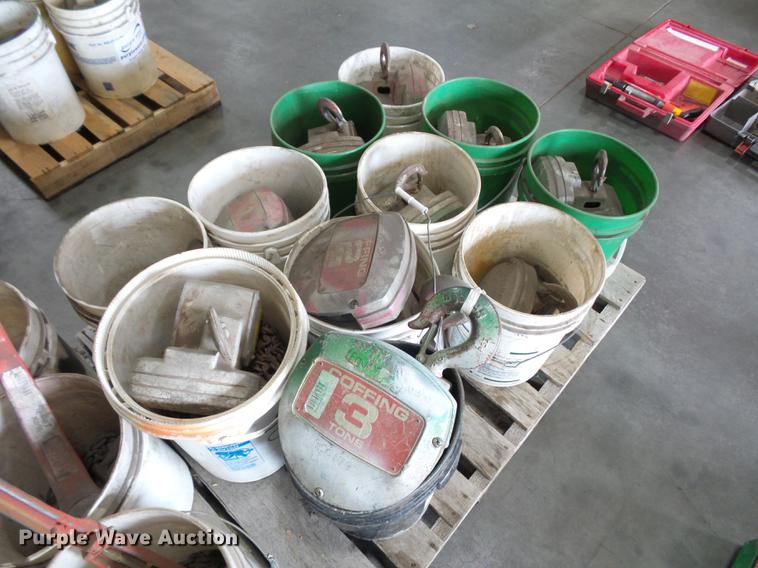 image for item DD2221 (11) chain hoists