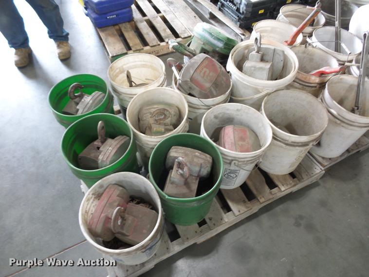 image for item DD2221 (11) chain hoists