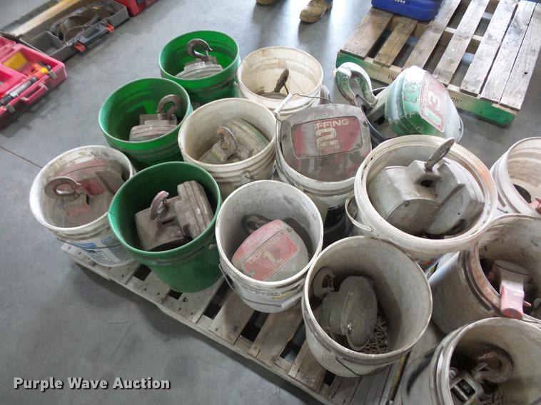 image for item DD2221 (11) chain hoists