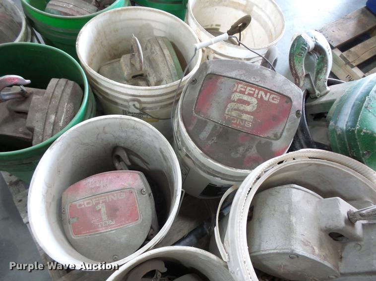 image for item DD2221 (11) chain hoists