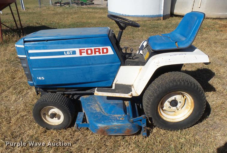 image for item DE9182 Ford LGT165 lawn mower