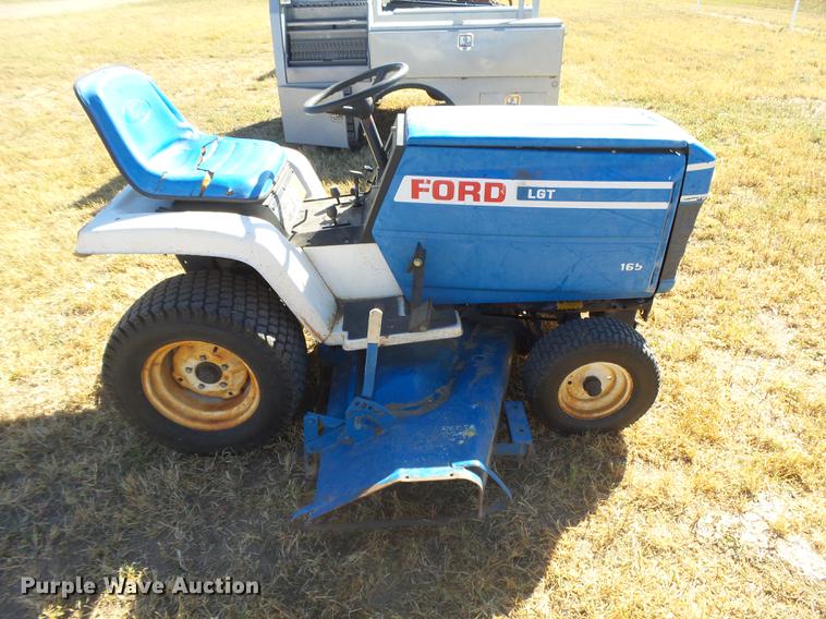 image for item DE9182 Ford LGT165 lawn mower