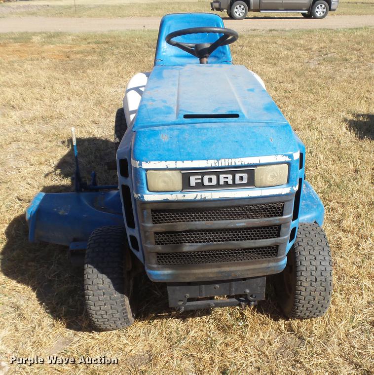 image for item DE9182 Ford LGT165 lawn mower