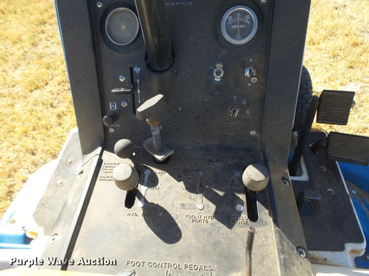 image for item DE9182 Ford LGT165 lawn mower