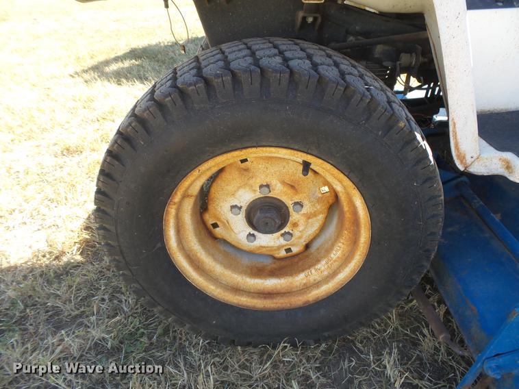 image for item DE9182 Ford LGT165 lawn mower