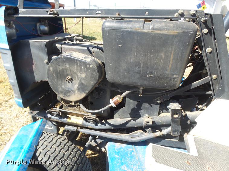 image for item DE9182 Ford LGT165 lawn mower