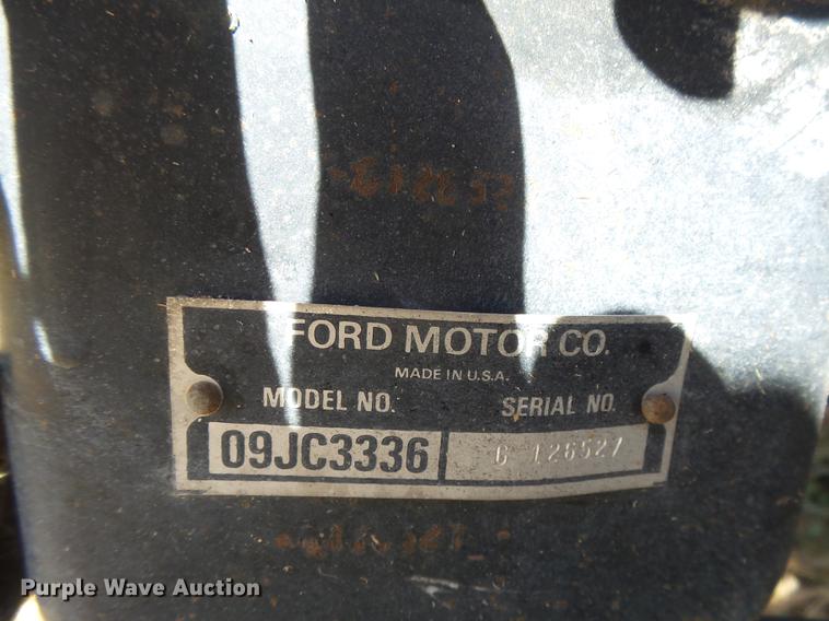 image for item DE9182 Ford LGT165 lawn mower