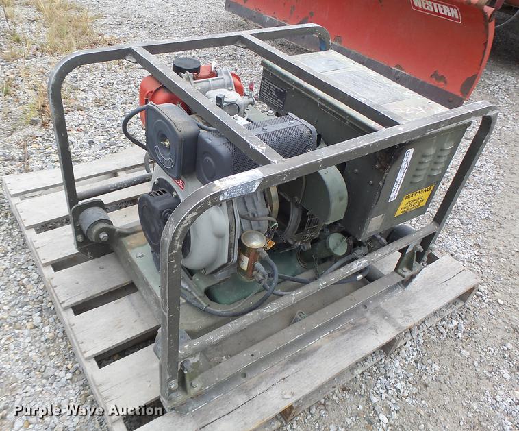 image for item DF9379 US Army MEP-016A generator