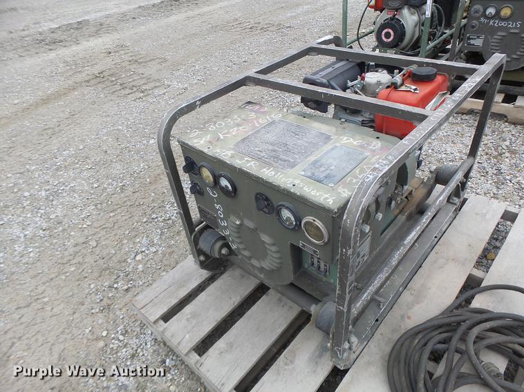 image for item DF9379 US Army MEP-016A generator