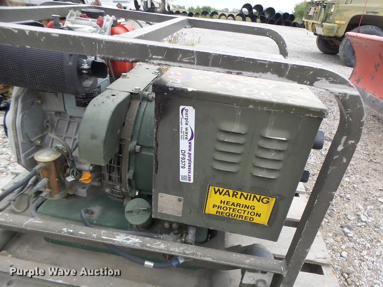 image for item DF9379 US Army MEP-016A generator
