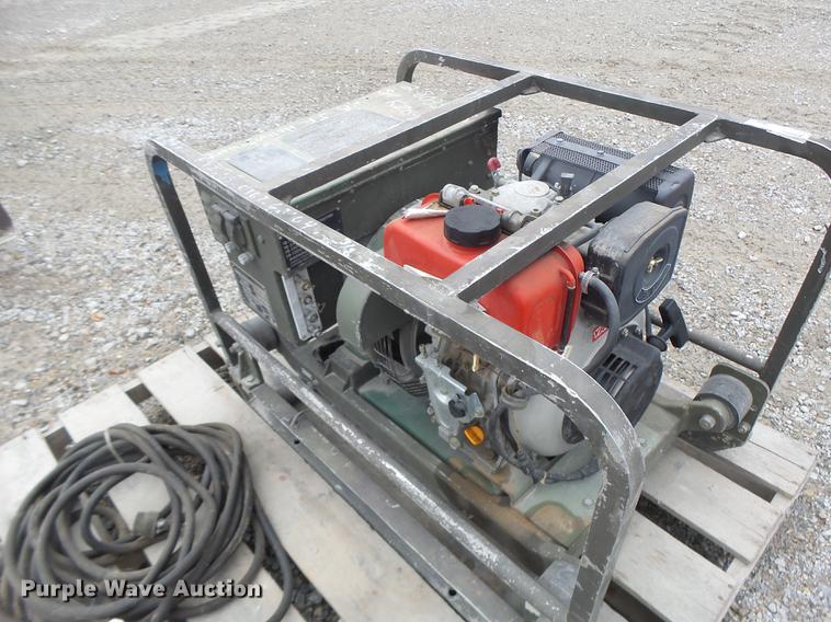 image for item DF9379 US Army MEP-016A generator