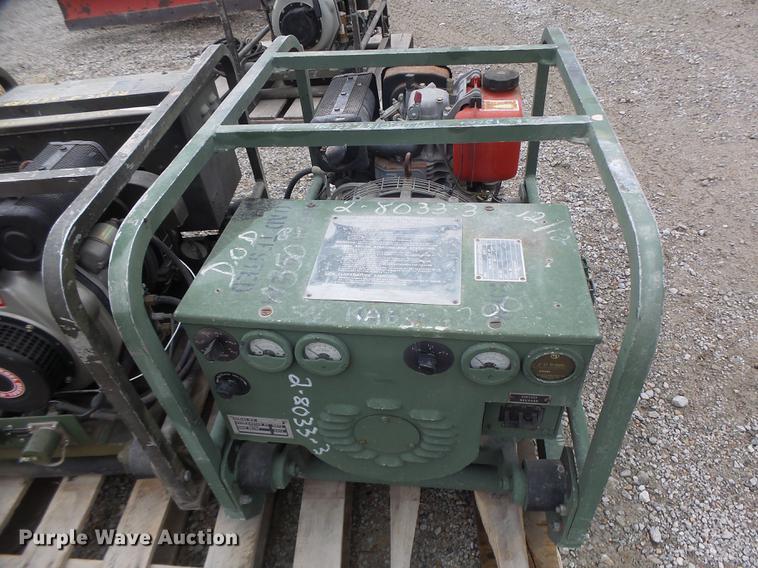 image for item DF9380 US Army MEP-016A generator