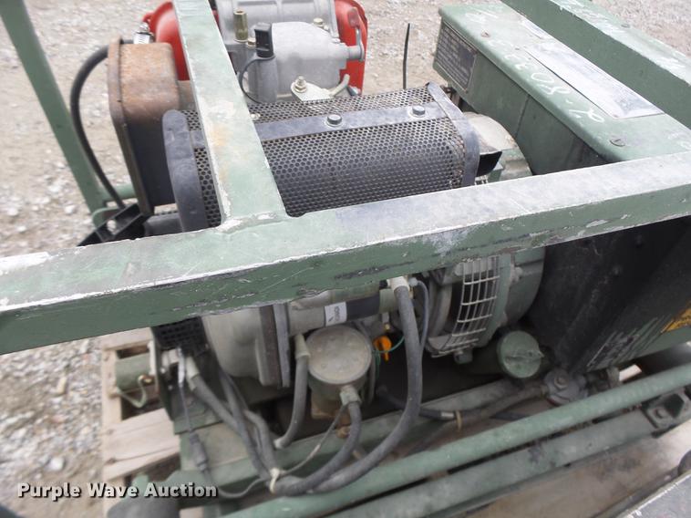 image for item DF9380 US Army MEP-016A generator