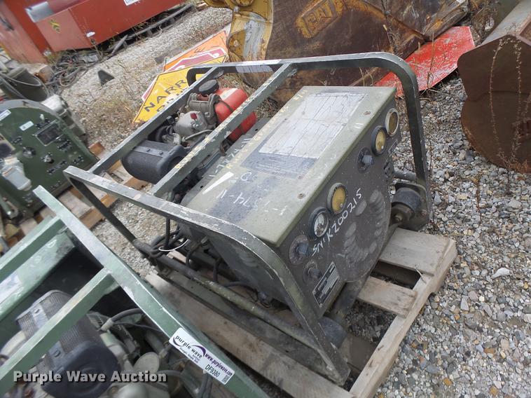 image for item DF9383 US Army MEP016C generator