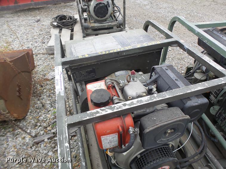 image for item DF9383 US Army MEP016C generator