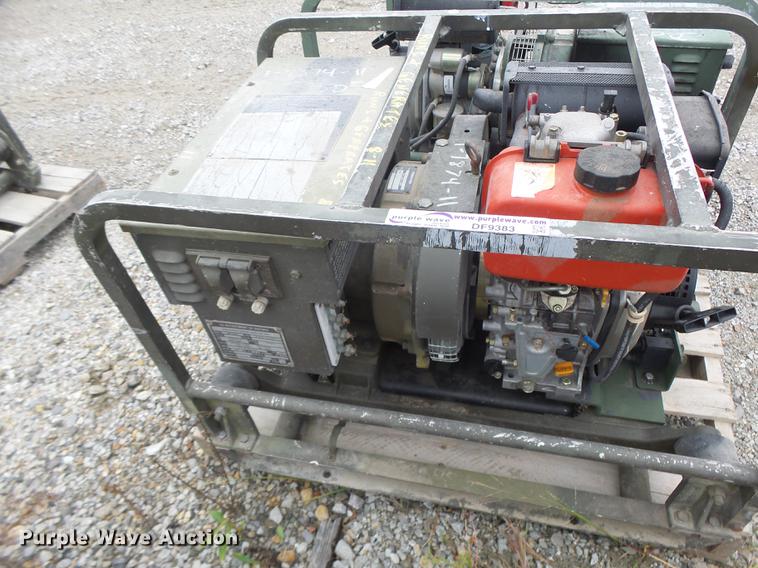 image for item DF9383 US Army MEP016C generator