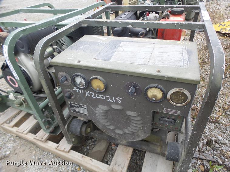image for item DF9383 US Army MEP016C generator