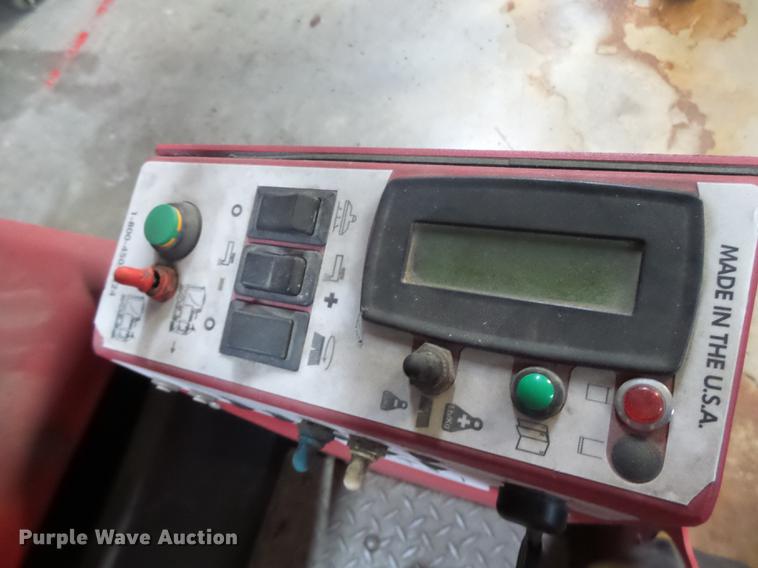 image for item DF9396 Factory Cat 34-D floor scrubber