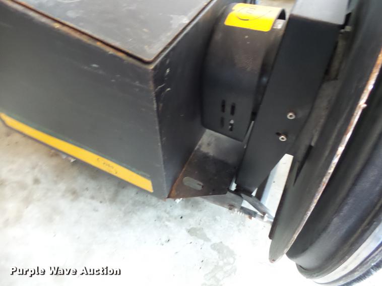 image for item DF9410 (4) NSS battery powered burnishers