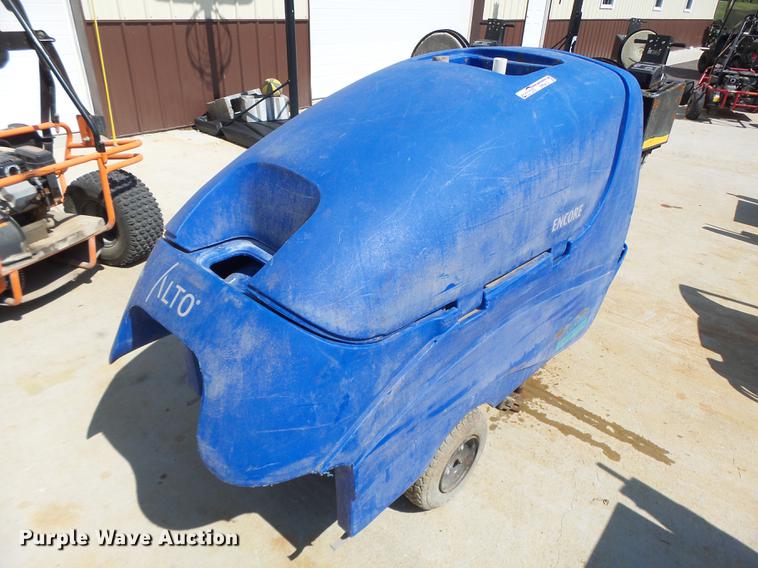 image for item DF9413 (2) floor scrubbers