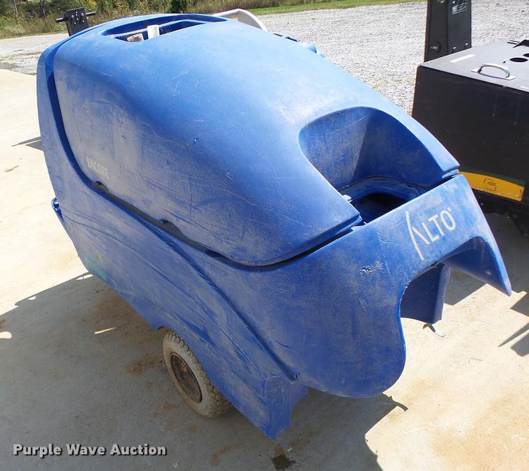 image for item DF9413 (2) floor scrubbers