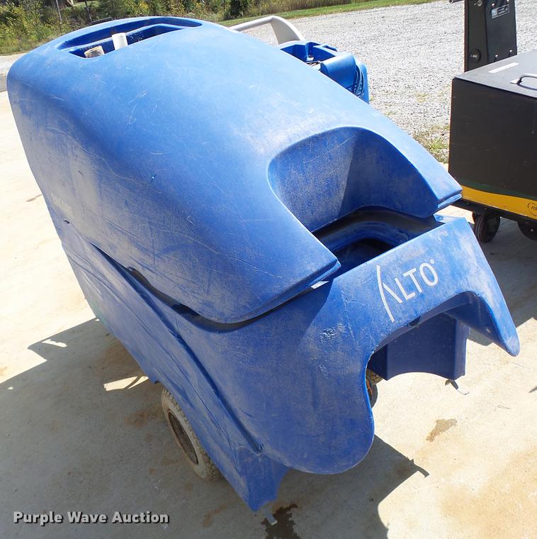 image for item DF9413 (2) floor scrubbers