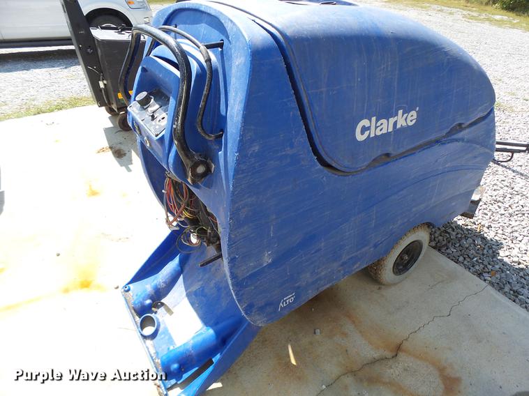 image for item DF9413 (2) floor scrubbers