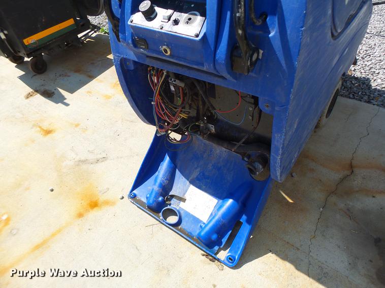 image for item DF9413 (2) floor scrubbers