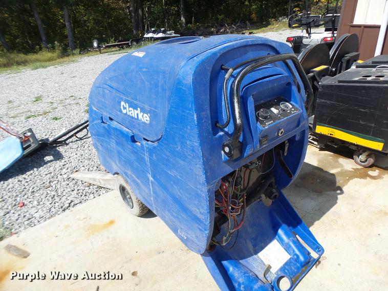 image for item DF9413 (2) floor scrubbers