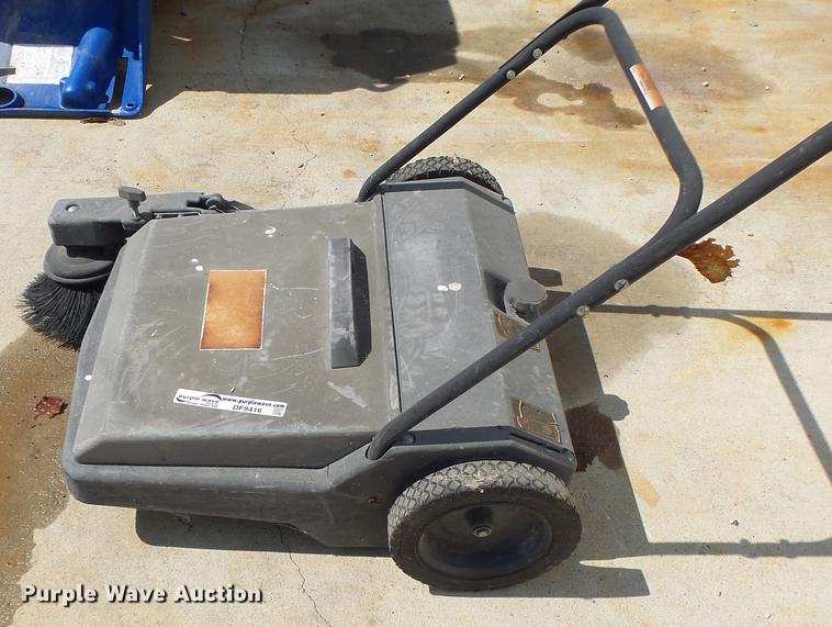 image for item DF9416 Floor sweeper