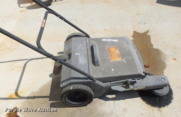 image for item DF9416 Floor sweeper