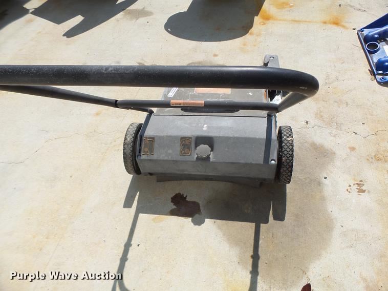 image for item DF9416 Floor sweeper