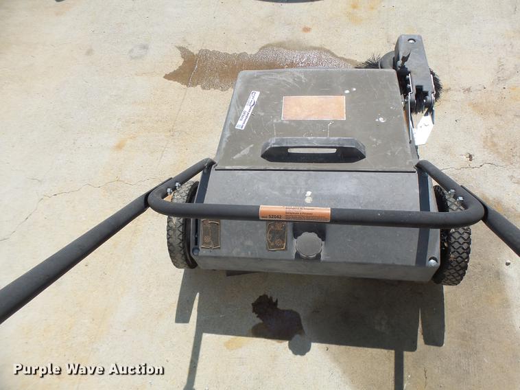 image for item DF9416 Floor sweeper