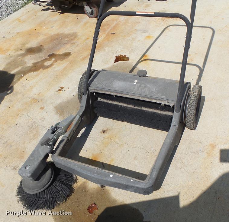 image for item DF9416 Floor sweeper