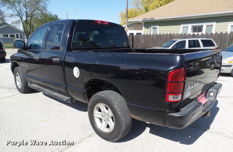 image for item DH9471 2004 Dodge Ram 1500 Quad Cab pickup truck