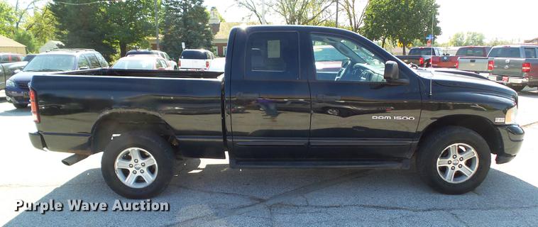 image for item DH9471 2004 Dodge Ram 1500 Quad Cab pickup truck