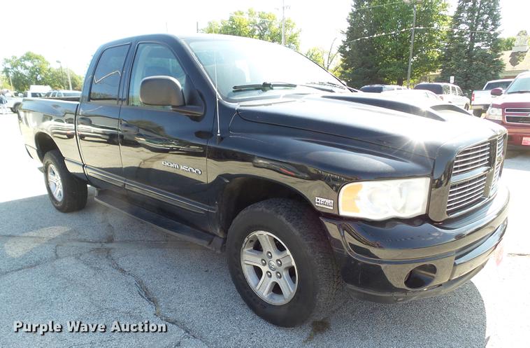 image for item DH9471 2004 Dodge Ram 1500 Quad Cab pickup truck