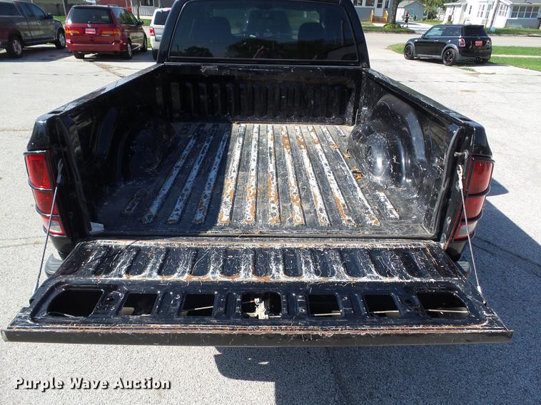 image for item DH9471 2004 Dodge Ram 1500 Quad Cab pickup truck