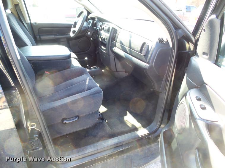 image for item DH9471 2004 Dodge Ram 1500 Quad Cab pickup truck