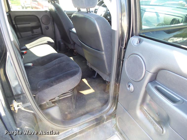 image for item DH9471 2004 Dodge Ram 1500 Quad Cab pickup truck