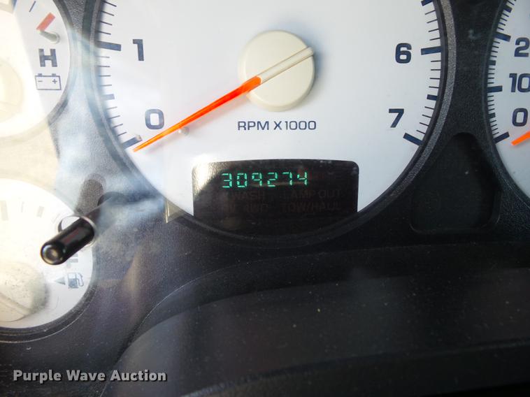 image for item DH9471 2004 Dodge Ram 1500 Quad Cab pickup truck