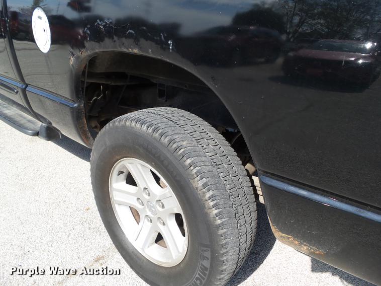 image for item DH9471 2004 Dodge Ram 1500 Quad Cab pickup truck