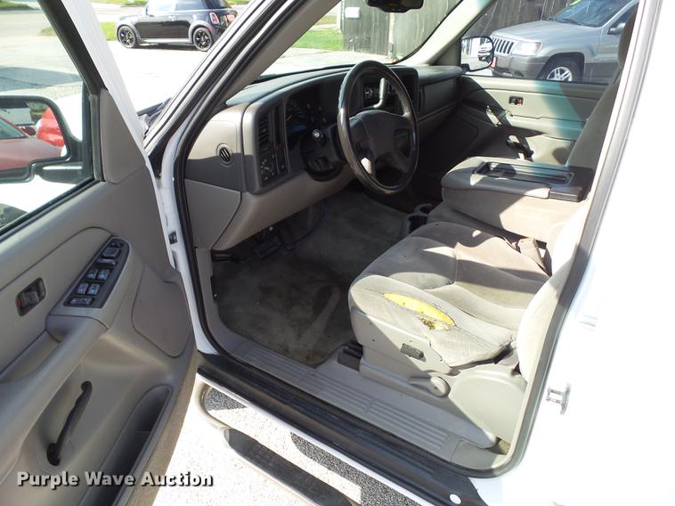 image for item DH9474 2004 GMC Yukon SUV