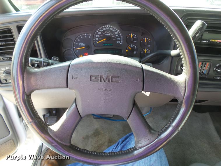 image for item DH9474 2004 GMC Yukon SUV