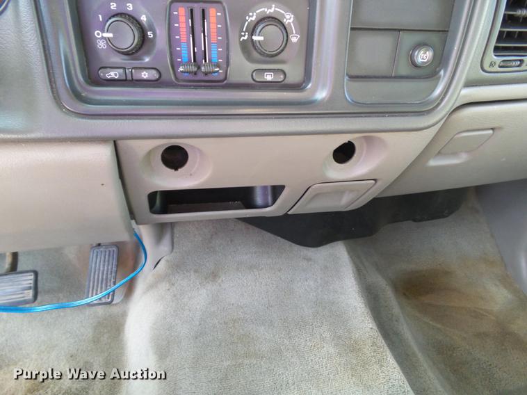 image for item DH9474 2004 GMC Yukon SUV