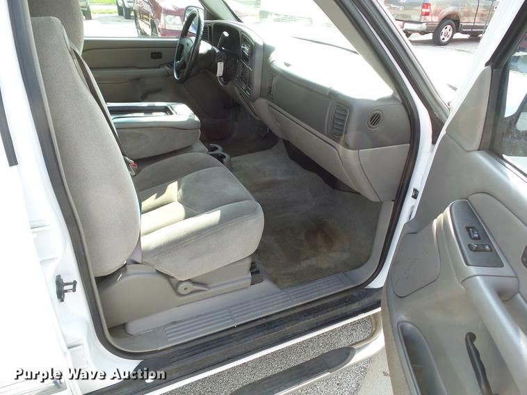 image for item DH9474 2004 GMC Yukon SUV