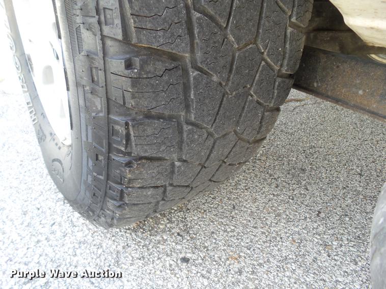 image for item DH9474 2004 GMC Yukon SUV