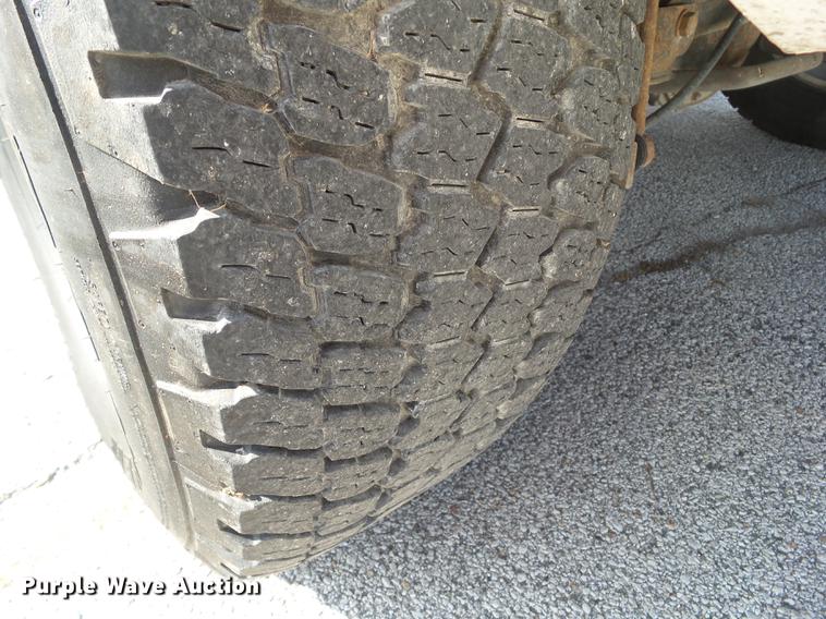 image for item DH9474 2004 GMC Yukon SUV